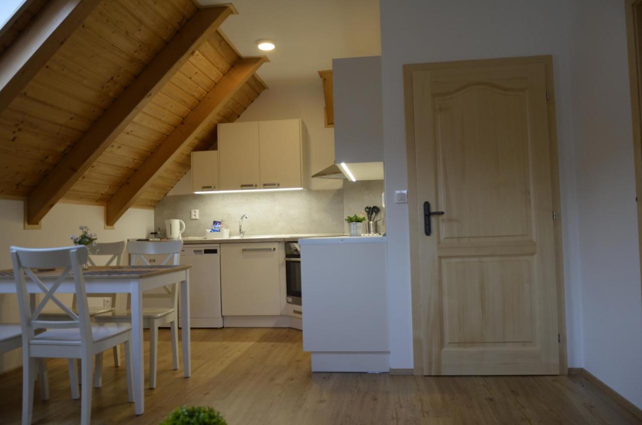 Apartmany U Vlcich Jam Petrowitz المظهر الخارجي الصورة